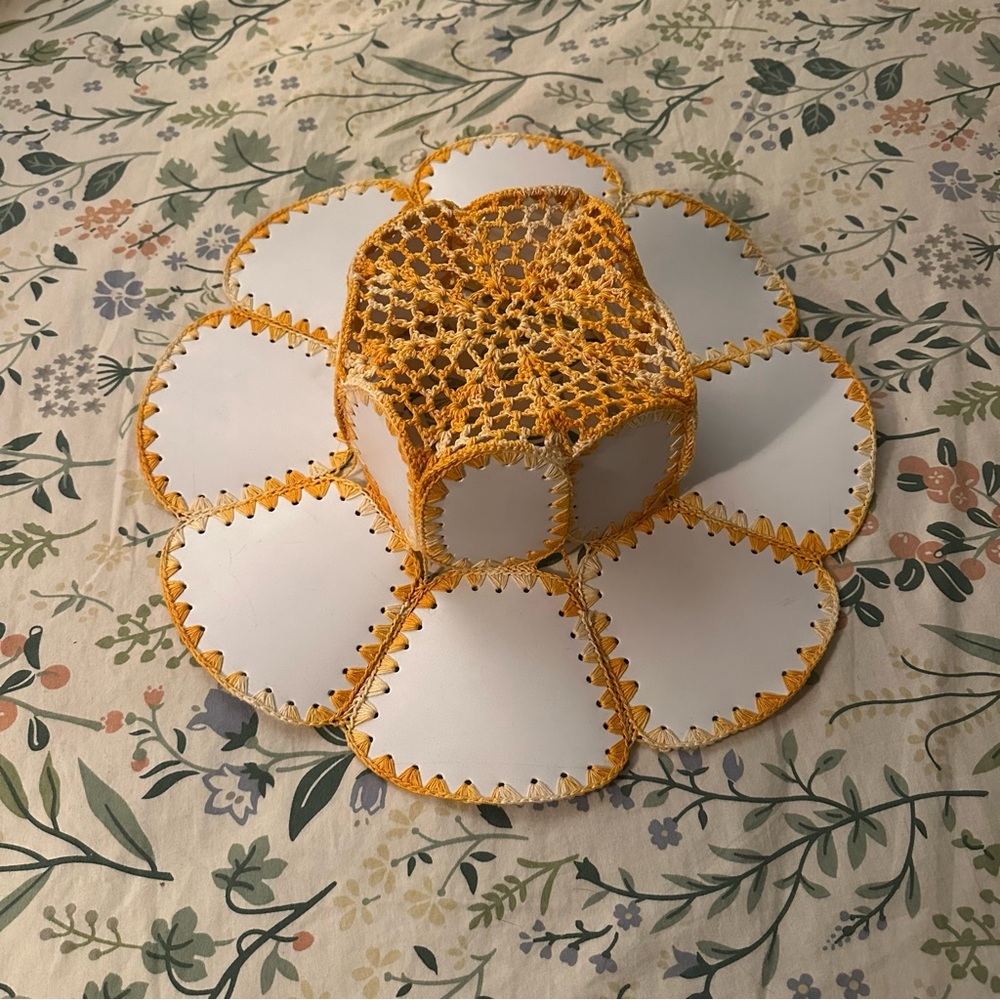 Handcrafted Vintage 60s 70s Foldable Daisy Flower Orange and White Crochet Hat